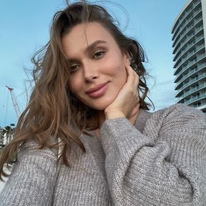 Meet your Posher, Елизавета